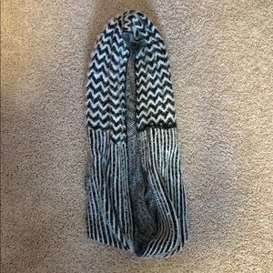 Black and white patterned scarf